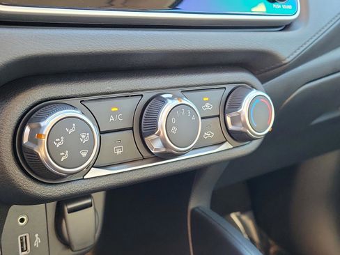 Certified 2025 Nissan Versa S image 28