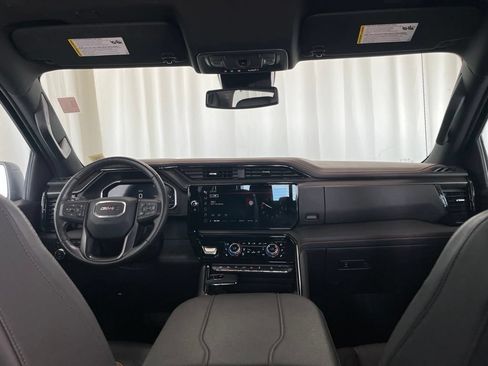 Used 2024 GMC Sierra 1500 AT4 w/ AT4 Premium Package AWD/4WD image 9