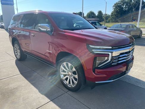 Used 2025 Chevrolet Tahoe Premier AWD/4WD image 6
