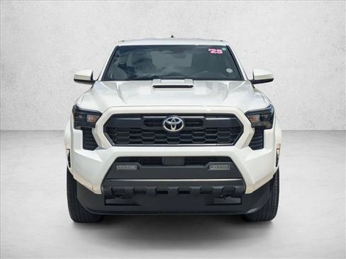 Used 2025 Toyota Tacoma TRD Sport AWD/4WD image 2
