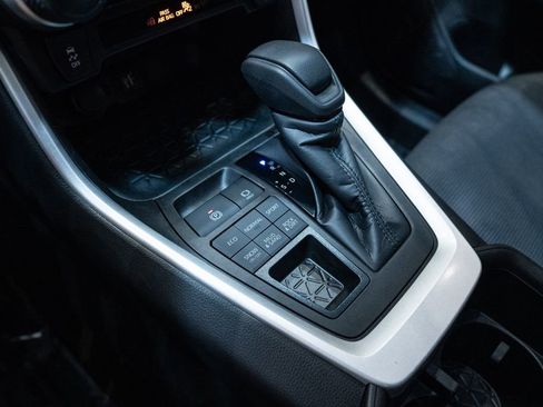 Used 2024 Toyota RAV4 LE image 27