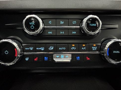 Used 2023 Ford F350 Platinum AWD/4WD image 28