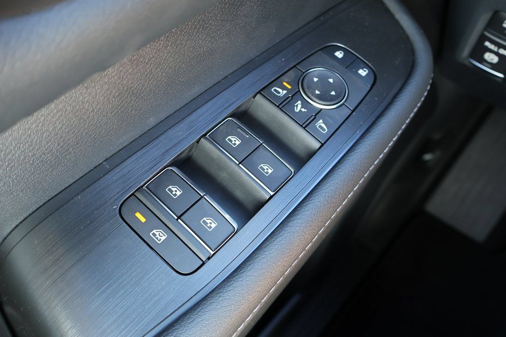 New 2026 Nissan Armada SL w/ Captain's Chari Seat Package RWD image 15
