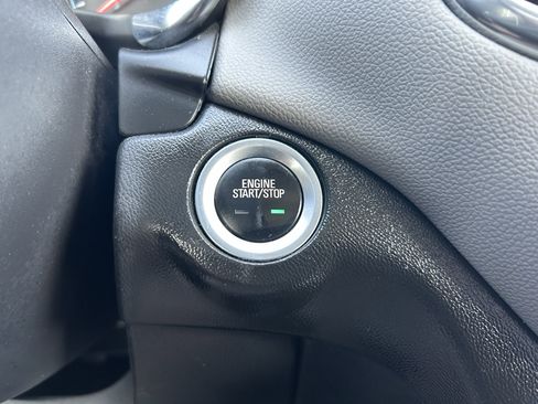 Used 2023 Chevrolet Equinox LS image 16