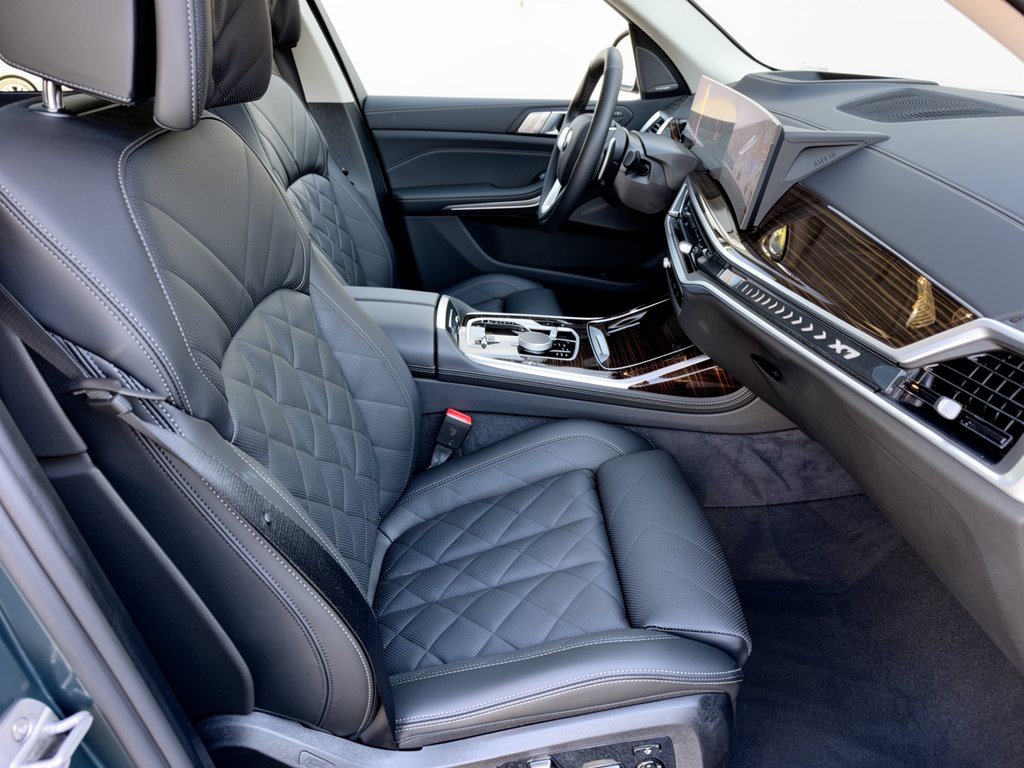 Certified 2026 BMW X7 xDrive40i AWD/4WD image 30