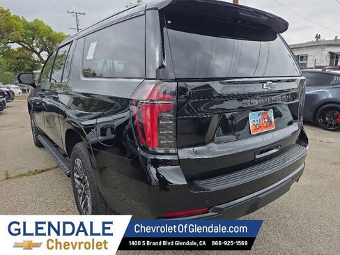Used 2025 Chevrolet Suburban Z71 AWD/4WD image 5