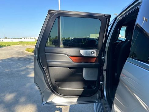 Used 2022 Lincoln Navigator L Reserve RWD image 25