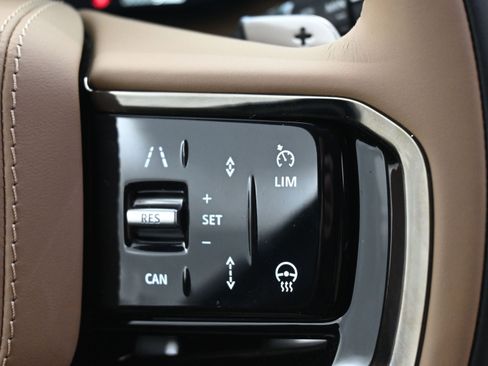 Used 2025 Land Rover Range Rover Sport Dynamic SE image 19