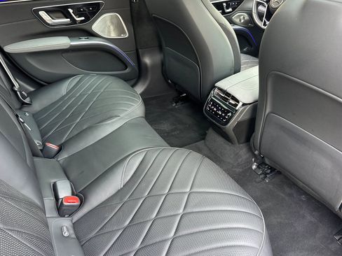 Used 2023 Mercedes-Benz EQS 580 4MATIC Sedan image 31