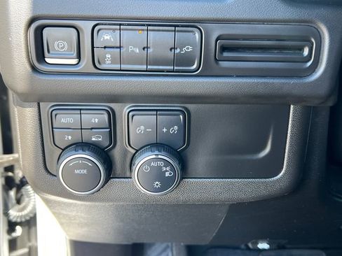 Used 2022 Chevrolet Tahoe RST AWD/4WD image 23