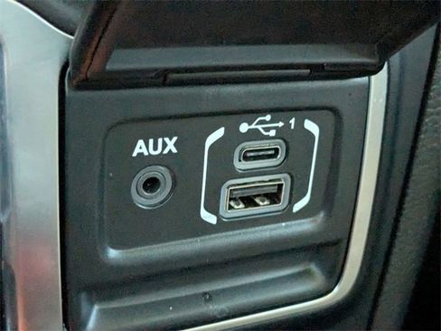 Used 2021 Jeep Wrangler Unlimited Sahara image 25