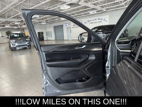 Used 2023 Jeep Grand Cherokee Laredo w/ Trailer Tow Prep Group (B) AWD/4WD image 21