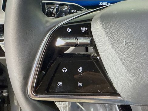 Used 2023 Cadillac Lyriq 2WD image 14
