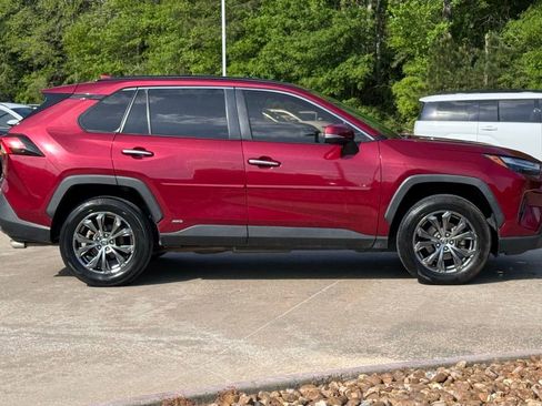 Used 2022 Toyota RAV4 Limited image 11