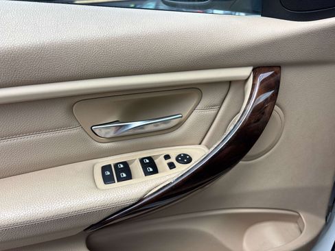 Used 2014 BMW 328i xDrive Sedan AWD/4WD image 16