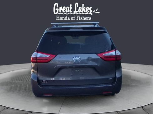 Used 2017 Toyota Sienna LE FWD image 4