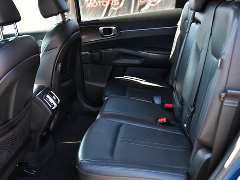 Used 2025 Kia Sorento S w/ Panoramic Sunroof Package FWD image 44
