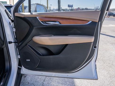 Used 2017 Cadillac XT5 Platinum image 13