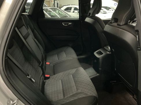Used 2022 Volvo XC60 T8 Inscription Expression image 16