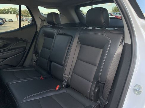 Used 2022 GMC Terrain SLT w/ Infotainment Package II image 23