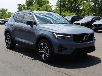Used 2023 Volvo XC40 B5 Plus w/ Climate Package