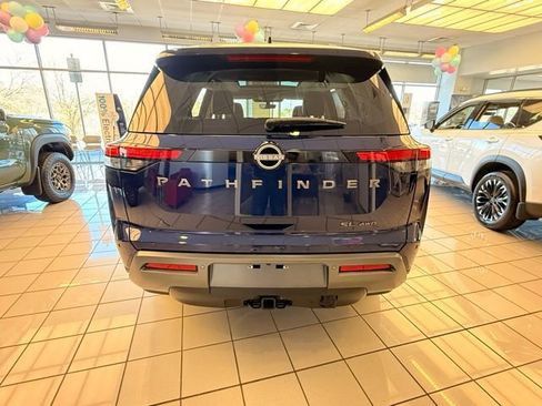 New 2026 Nissan Pathfinder SL w/ SL Premium Package image 6