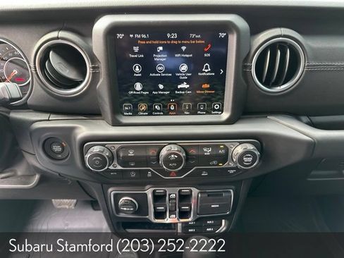 Used 2020 Jeep Gladiator Overland AWD/4WD image 16