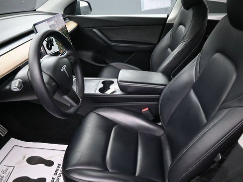 Used 2022 Tesla Model Y Performance AWD/4WD image 24