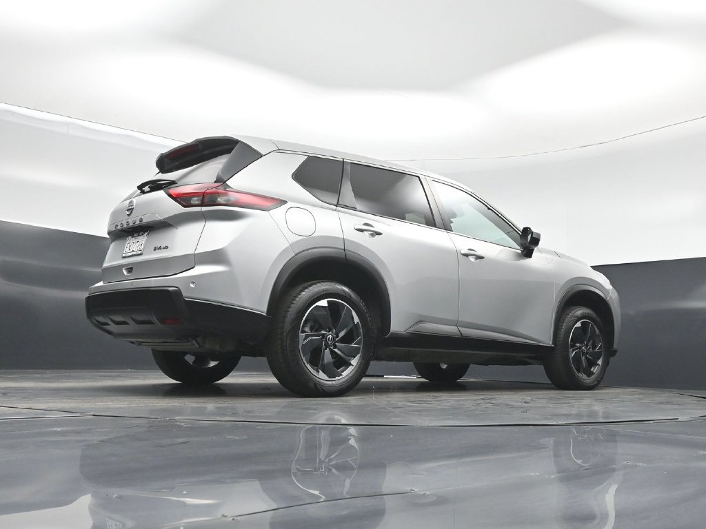 Used 2024 Nissan Rogue SV AWD/4WD image 47