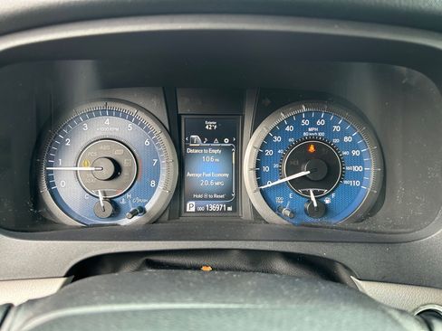 Used 2015 Toyota Sienna XLE image 15