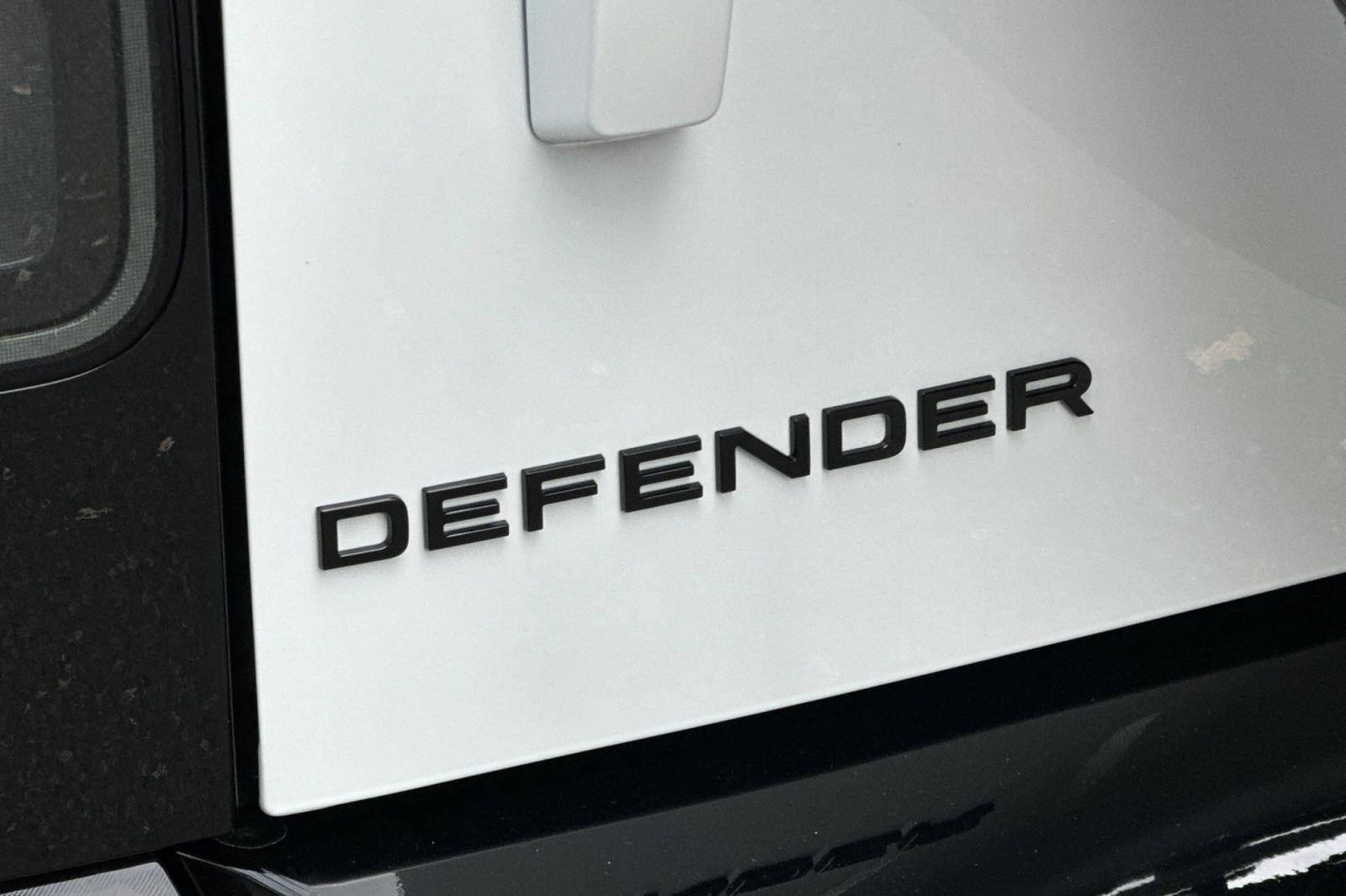 New 2026 Land Rover Defender 110 X-Dynamic SE AWD/4WD image 29