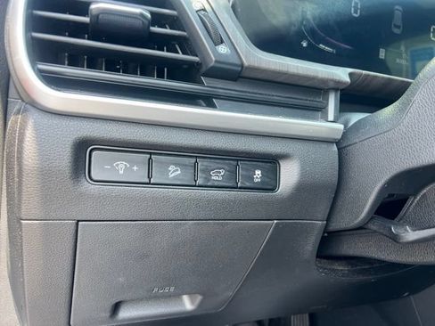 Used 2023 Kia Telluride EX w/ EX Captain's Chair Package FWD image 22