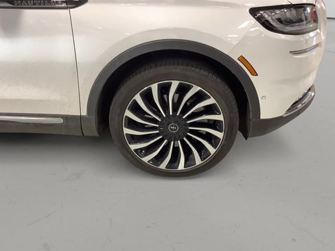 Used 2023 Lincoln Nautilus Black Label w/ Class II Trailer Tow Package AWD/4WD image 9