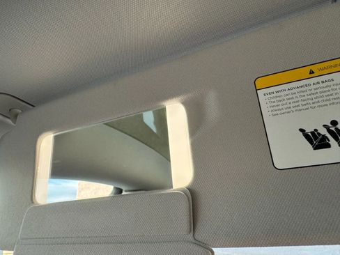 Used 2023 Tesla Model 3 Standard Range image 35