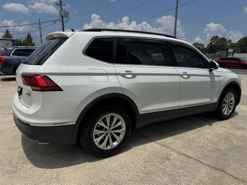 Used 2018 Volkswagen Tiguan SE w/ Panoramic Sunroof Package AWD/4WD image 5