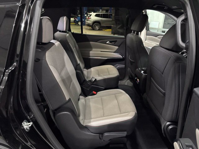 Used 2026 Chevrolet Traverse LT w/ Driver Confidence Package AWD/4WD image 21