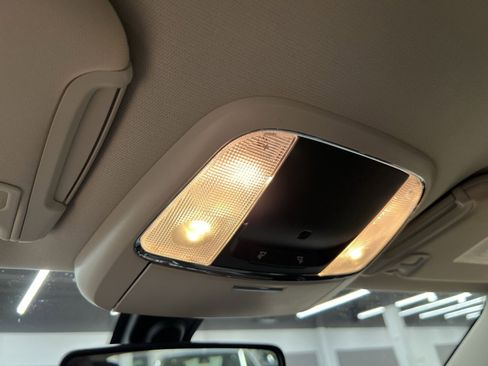 Used 2023 Chrysler 300 Touring image 29