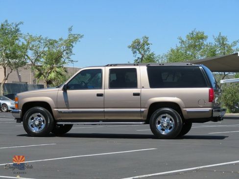 Used 1996 Chevrolet Suburban 2500 AWD/4WD image 7
