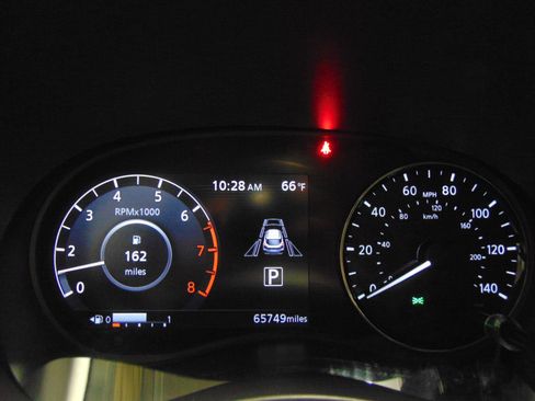 Used 2023 Nissan Kicks SV w/ Interior Electronics Package FWD image 16