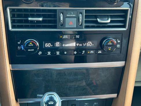 Used 2024 INFINITI QX80 Sensory w/ All-Season Package AWD/4WD image 23