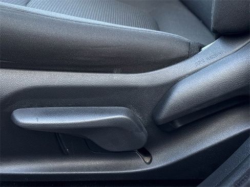 Used 2022 Toyota RAV4 LE image 26