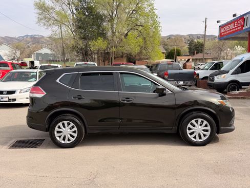 Used 2016 Nissan Rogue S AWD/4WD image 3