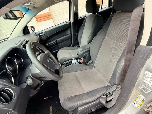 Used 2011 Dodge Caliber Mainstreet image 9