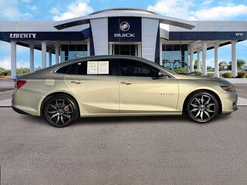 Used 2016 Chevrolet Malibu LT image 2