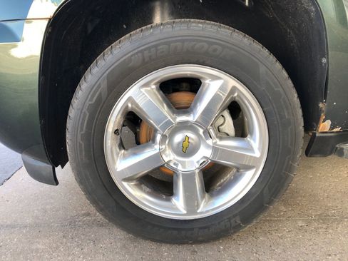 Used 2013 Chevrolet Avalanche LS image 4