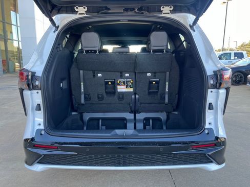 New 2026 Toyota Sienna XSE image 19