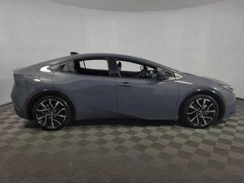 Used 2026 Toyota Prius Plug-In Hybrid FWD image 10