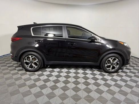 Used 2022 Kia Sportage LX image 6