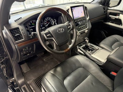 Used 2020 Toyota Land Cruiser Heritage Edition AWD/4WD image 9