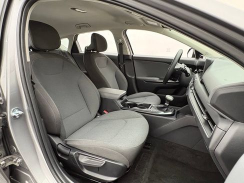 Used 2025 Kia K4 FWD image 28